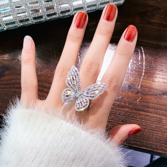 Jewelry - Beautiful Crystal Butterfly Ring